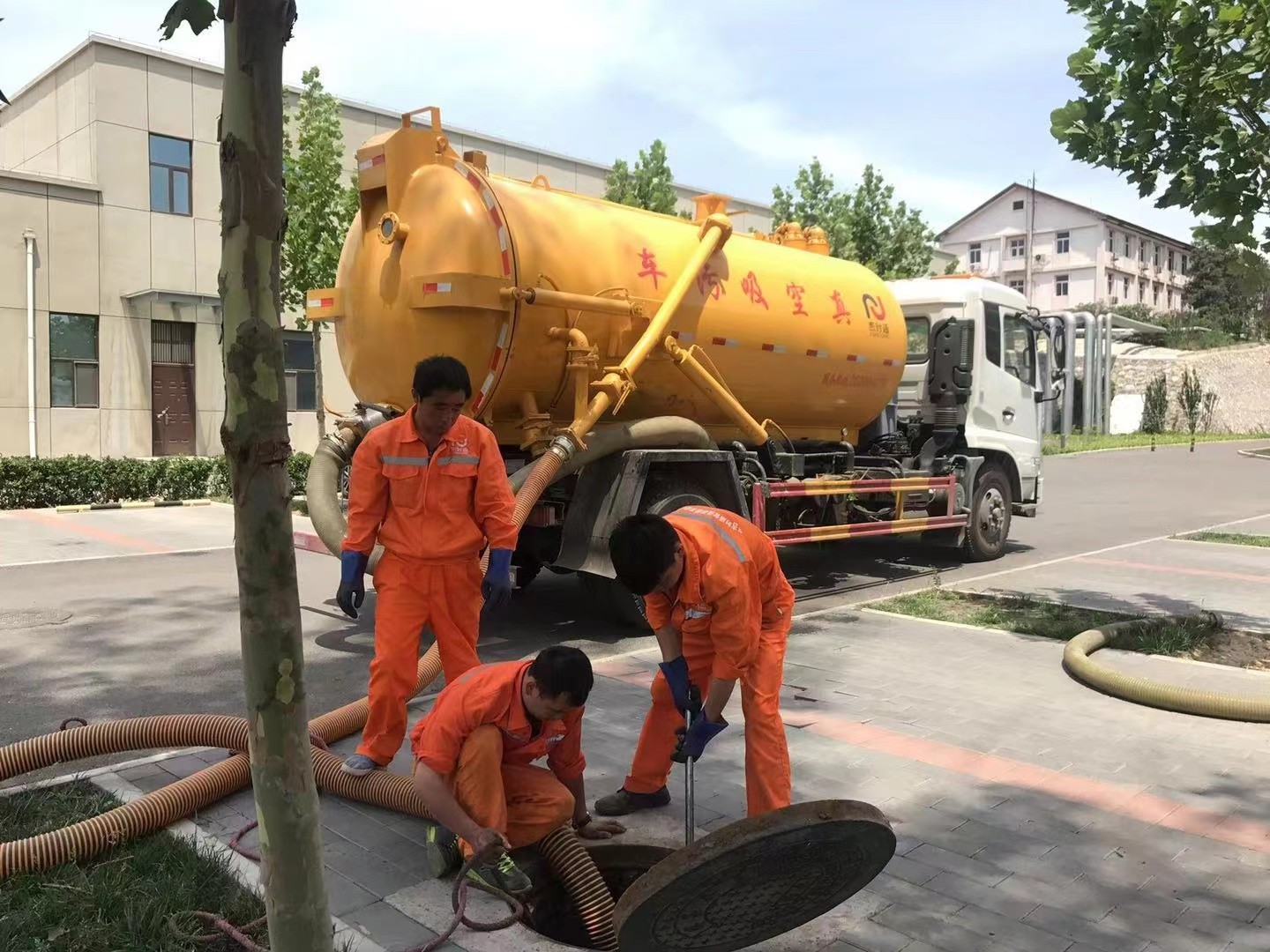 雁峰化粪池清理与5-8吨吸粪车施工效率分析